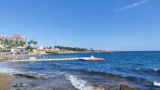 Denizde caretta carettanın saldırısına uğrayan Rus kadın yaralandı