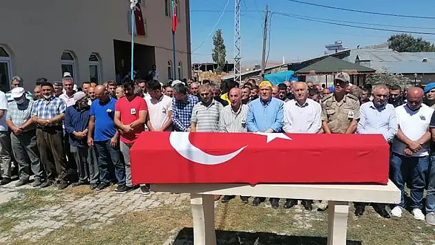 97 yaşındaki Kore Gazisi askeri törenle son yolculuğuna uğurlandı