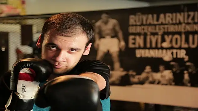 Mental retardasyon engeli bulunan Burhan sporla engelleri aştı