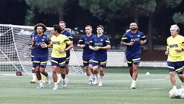 Fenerbahçe'de 4 isim UEFA Avrupa Ligi listesine alınmadı