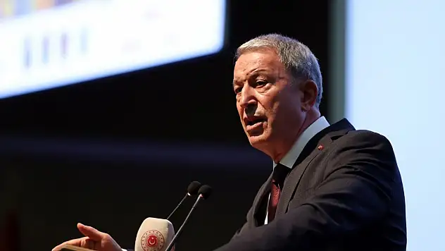 Bakan Akar ve konuk bakanlar, 'Siperden Sahneye Müzik' etkinliğinde bir araya geldi