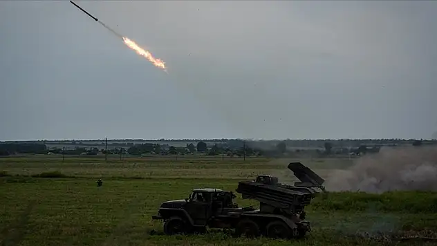 Ukrayna, ülkenin güneyinde Rus güçlerine karşı saldırı başlatttı