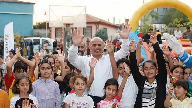 Çocuk şenliklerinde minikler eğlencenin doruğunu yaşadı