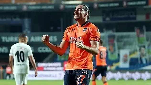 Başakşehir'de Enzo Crivelli ile yollar ayrıldı