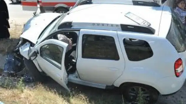 Bursa'da 3 araç birbirine girdi: 8 yaralı