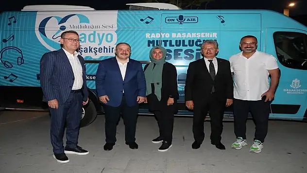 Bakan Varank Radyo Başakşehir'e konuk oldu