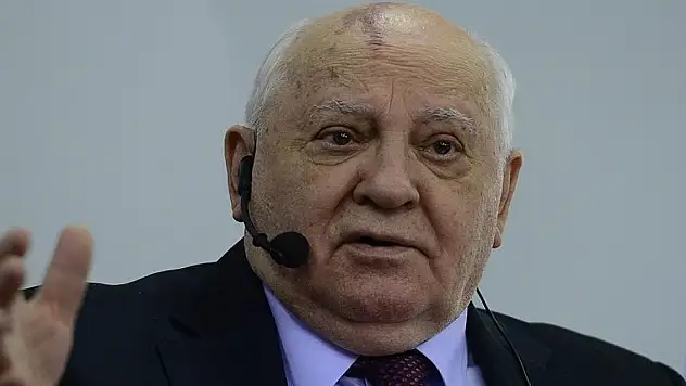 Gorbaçov hayatını kaybetti