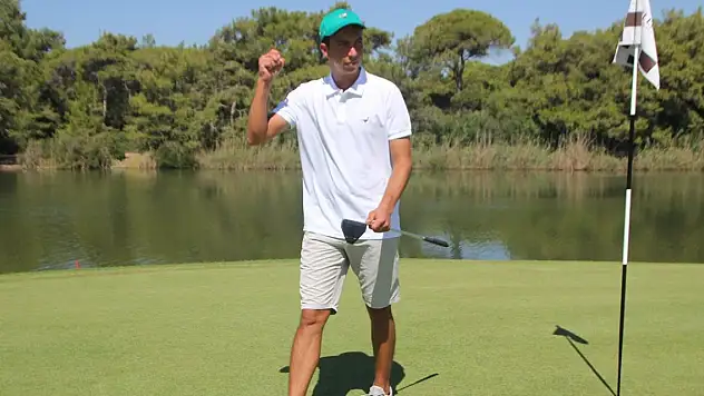 Türkiye'nin en genç profesyonel golf sporcusu Yılmaz Batan Avrupa şampiyonluğunu hedefliyor