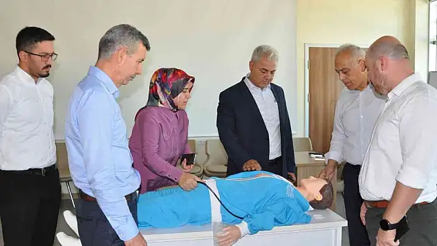 Karaman İl Sağlık Müdürlüğüne alınan simülasyon maketlerini incelendi