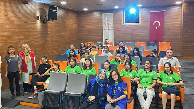 Kula'da gençlere yönelik sağlık eğitimleri tüm hızıyla devam ediyor