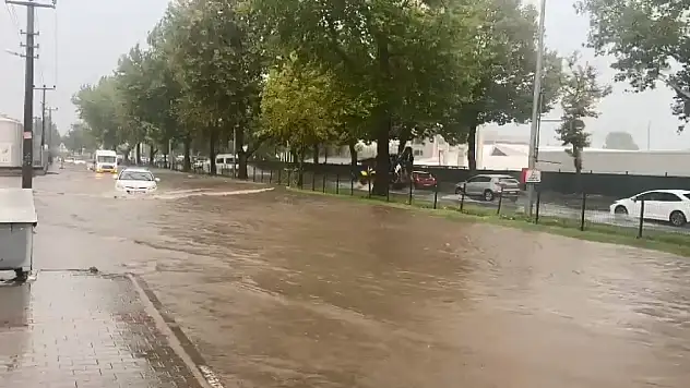 Bursa'yı fırtına, sağanak ve dolu vurdu