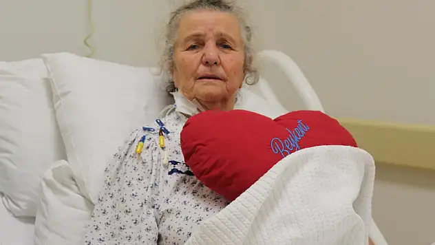 22 dakika boyunca hem kansız hem de kalpsiz yaşam mücadelesi verdi