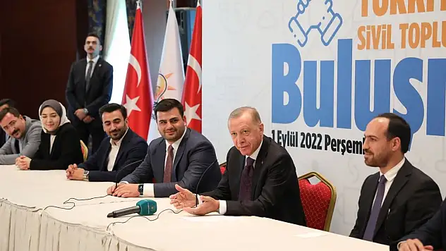 Cumhurbaşkanı Erdoğan, Türkiye Gençlik STK'ları temsilcileri ile buluştu