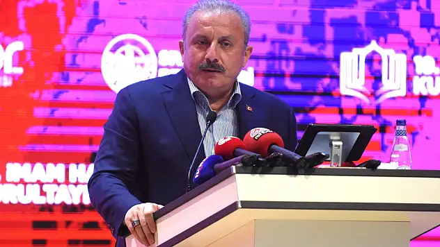 Şentop: Batıdaki gibi giyinenler kendilerini modern, zeki ve kültürlü zannediyor