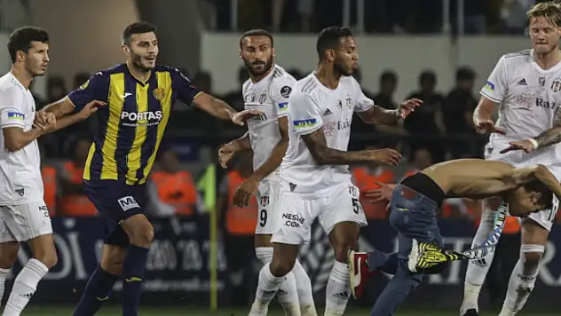 Beşiktaş, Josef'in kırmızı kartının iptalini istiyor