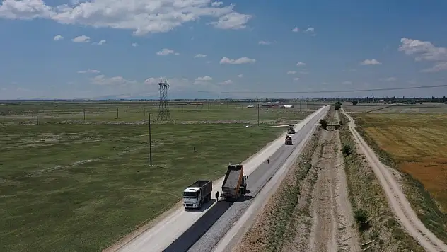 Karatay'da yol çalışmaları aralıksız devam ediyor