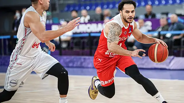 12 Dev Adam'dan kritik galibiyet