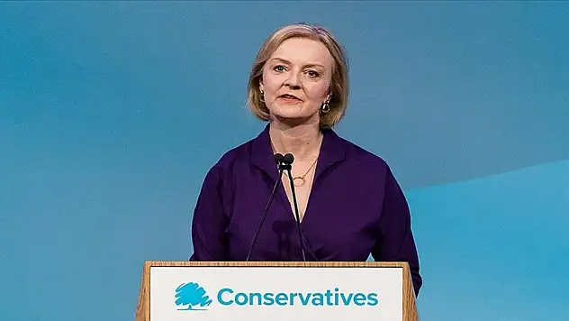 Truss, Kraliçe'den hükümeti kurma görevini aldı