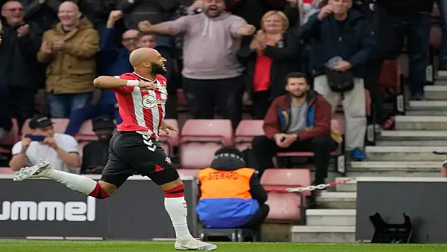 Nathan Redmond, Beşiktaş için İstanbul'da