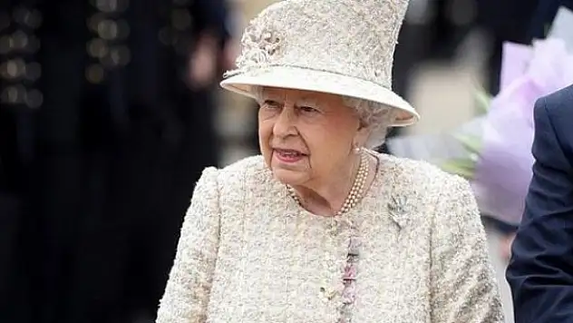 96 yaşındaki Kraliçe Elizabeth hayatını kaybetti