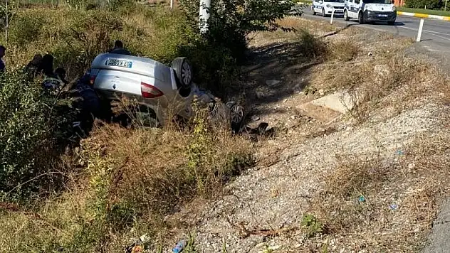 Konya'da trafik kazası: Otomobil şarampole devrildi