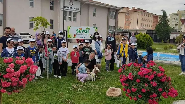 Minik dostlara sevginin yolu bu bahçeden geçiyor