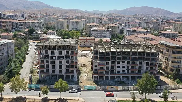 Kentsel dönüşümde yeni binalar yükseliyor