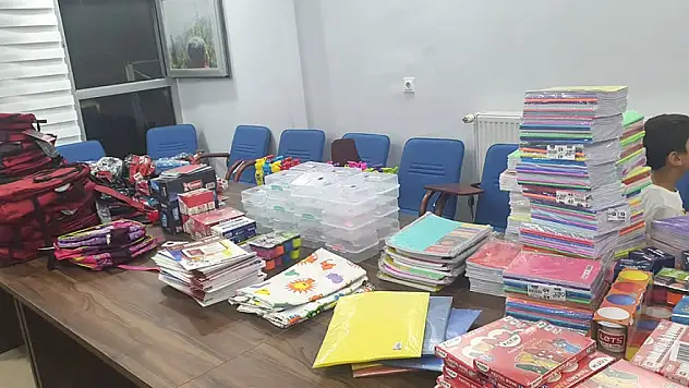 Kızılay Karatay öğrencilerin yanında