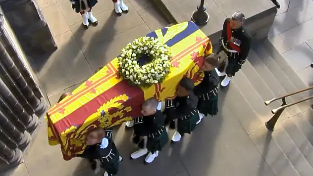 Kraliçe II. Elizabeth'in cenazesi Londra'ya ulaştı