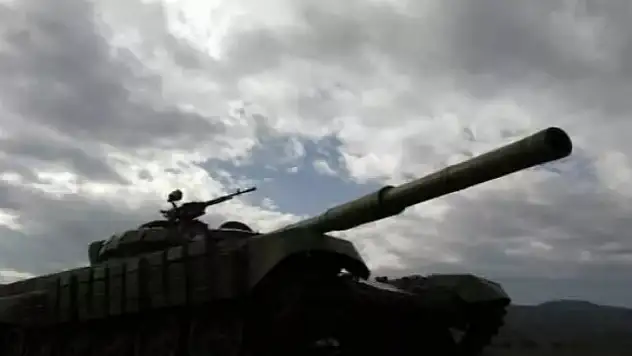 Ermenistan Azerbaycan ordusunun mevzilerine top ateşi açtı