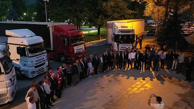 Erzincan'dan Pakistan'a 4 yardım tırı uğurlandı