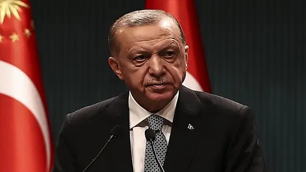 Cumhurbaşkanı Erdoğan, Semerkant'ta ağaç dikti