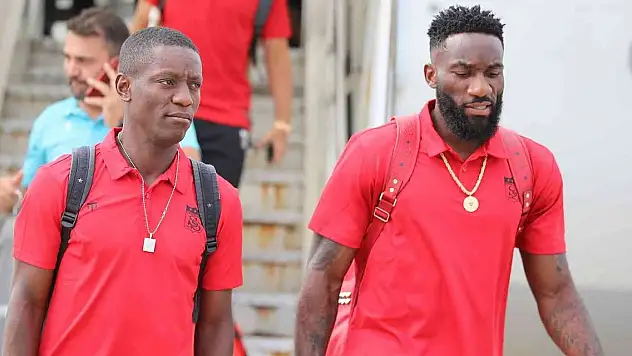 Sivasspor kafilesi Romanya'ya ulaştı