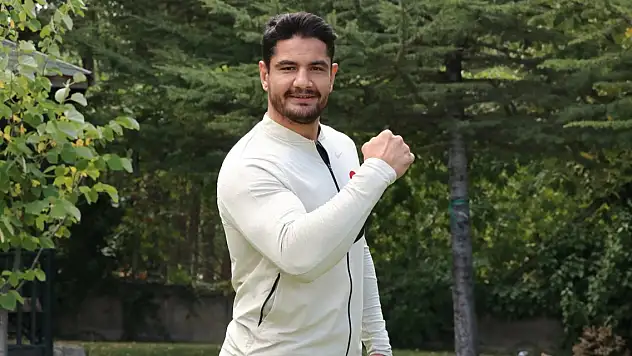 Milli güreşçi Taha Akgül, yarın mindere çıkıyor