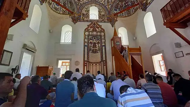 Cuma hutbesinde tesettüre dikkat çekildi