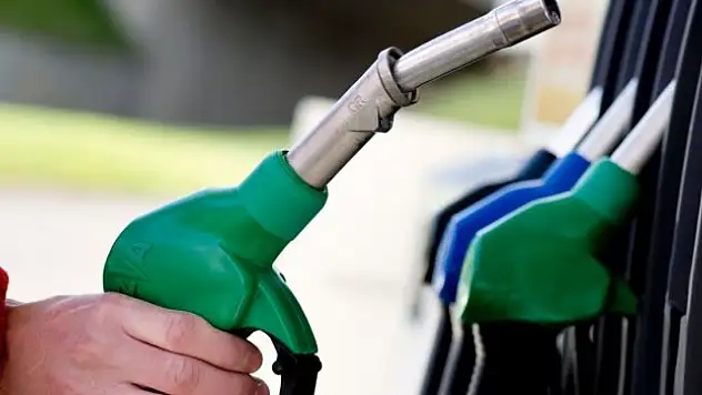 Akaryakıtta beklenen büyük indirim pompa fiyatlarına yansıdı