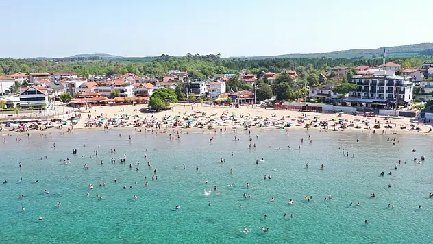 Sıcak havadan bunalanlar sahillerde yoğunluk oluşturdu