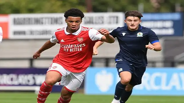 Premier Lig tarihinin en genç oyuncusu 15 yaşındaki Nwaneri oldu