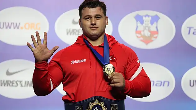 Türkiye ağır sıkletlerde üç altın madalya kazanarak ülke adına bir ilke imza attı