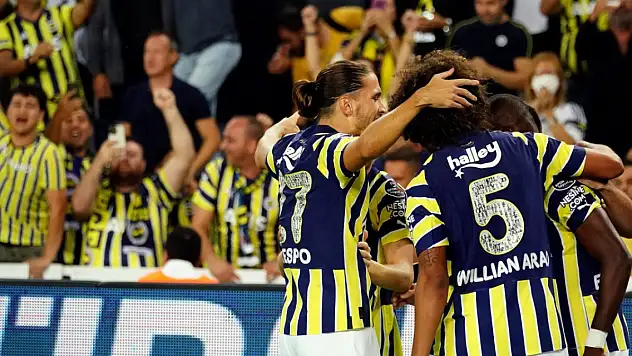 Fenerbahçe'den gövde gösterisi! Kadıköy'de şov yaptı
