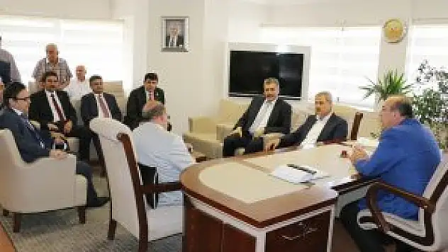 Esnaflar KONESOB'ta bayramlaştı