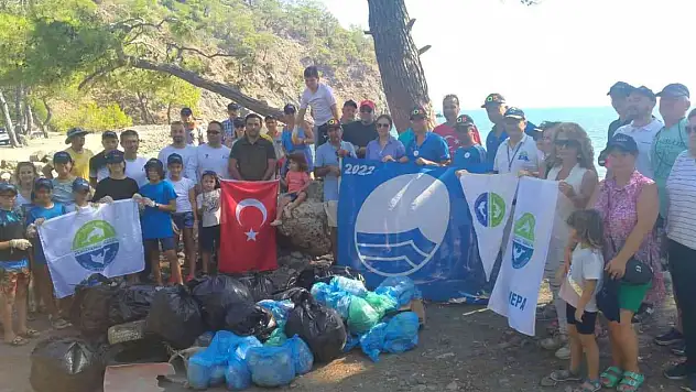 Kıyı temizliğinde 650 kilo çöp toplandı