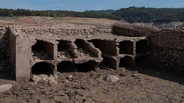 Kuraklık sorunu İspanya'da giderek artıyor, antik yapılar gün yüzüne çıkıyor