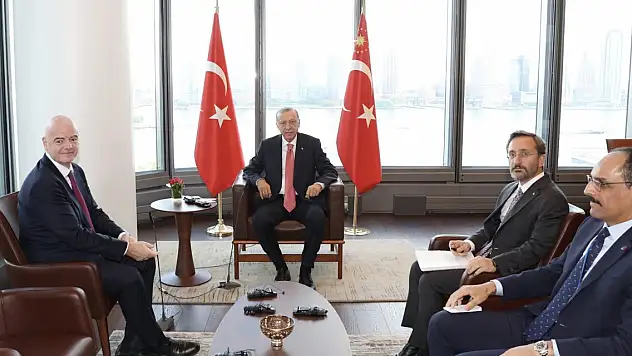 Erdoğan, FIFA Başkanı Infantino ile görüştü