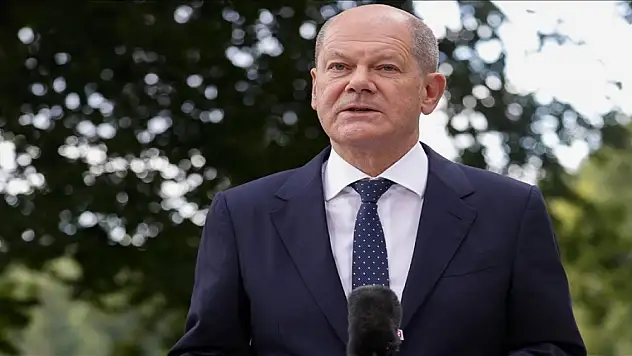 Olaf Scholz'tan Türkiye'ye övgü