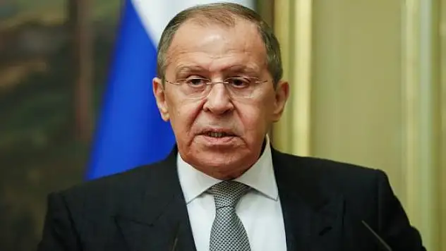 Lavrov: Batı, Ukrayna'da çatışmalara taraf oluyor