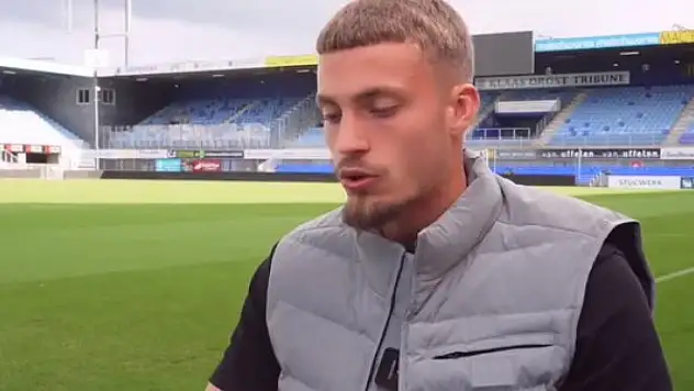 İslam'ı kabul eden Hollandalı futbolcu Naziât Suresi'ni okudu