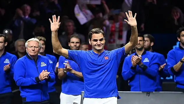 20 kez grand slam şampiyonu olan tenisin efsanesi Federer emekli oldu