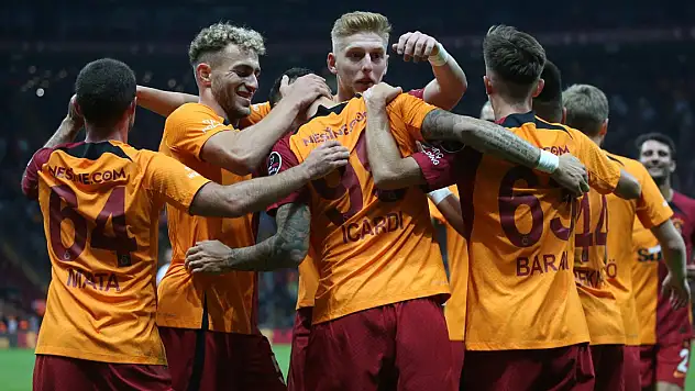 Galatasaray evinde kazandı! 3 gol sesi