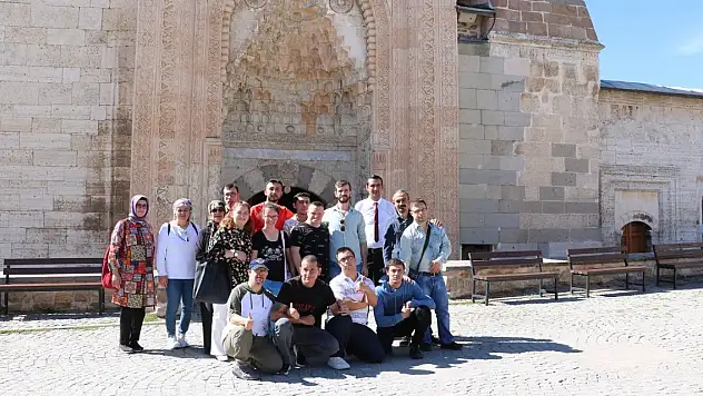 Özel çocuklar Beyşehir'i gezdi